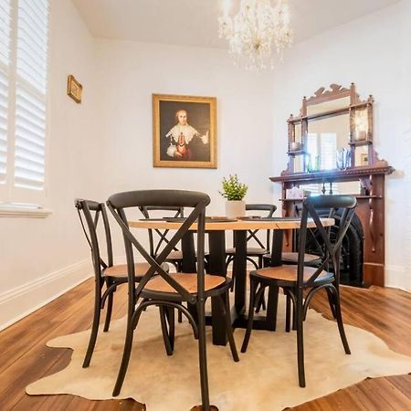 Historic Beauty In The Cbd! Parking And Wifi Apartment Launceston Bagian luar foto