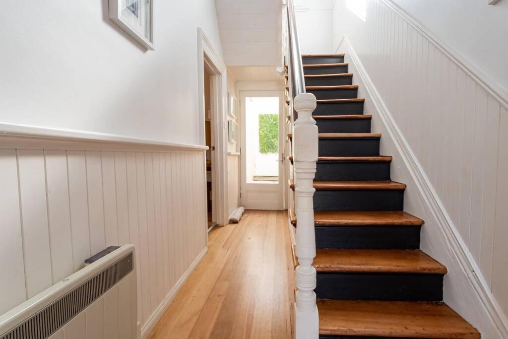 Historic Beauty In The Cbd! Parking And Wifi Apartment Launceston Bagian luar foto